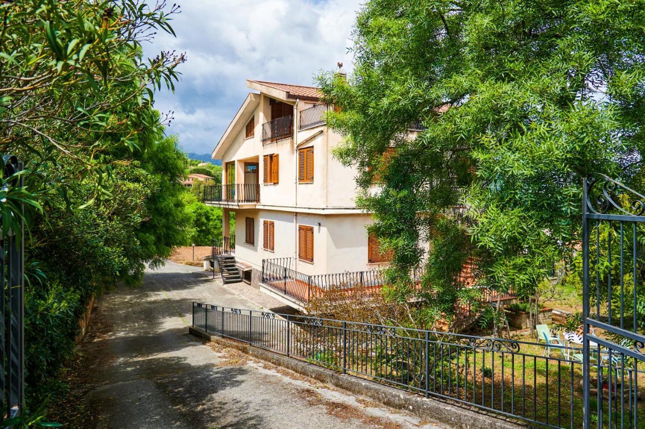 Villa Failla Кастелбуоно Екстериор снимка